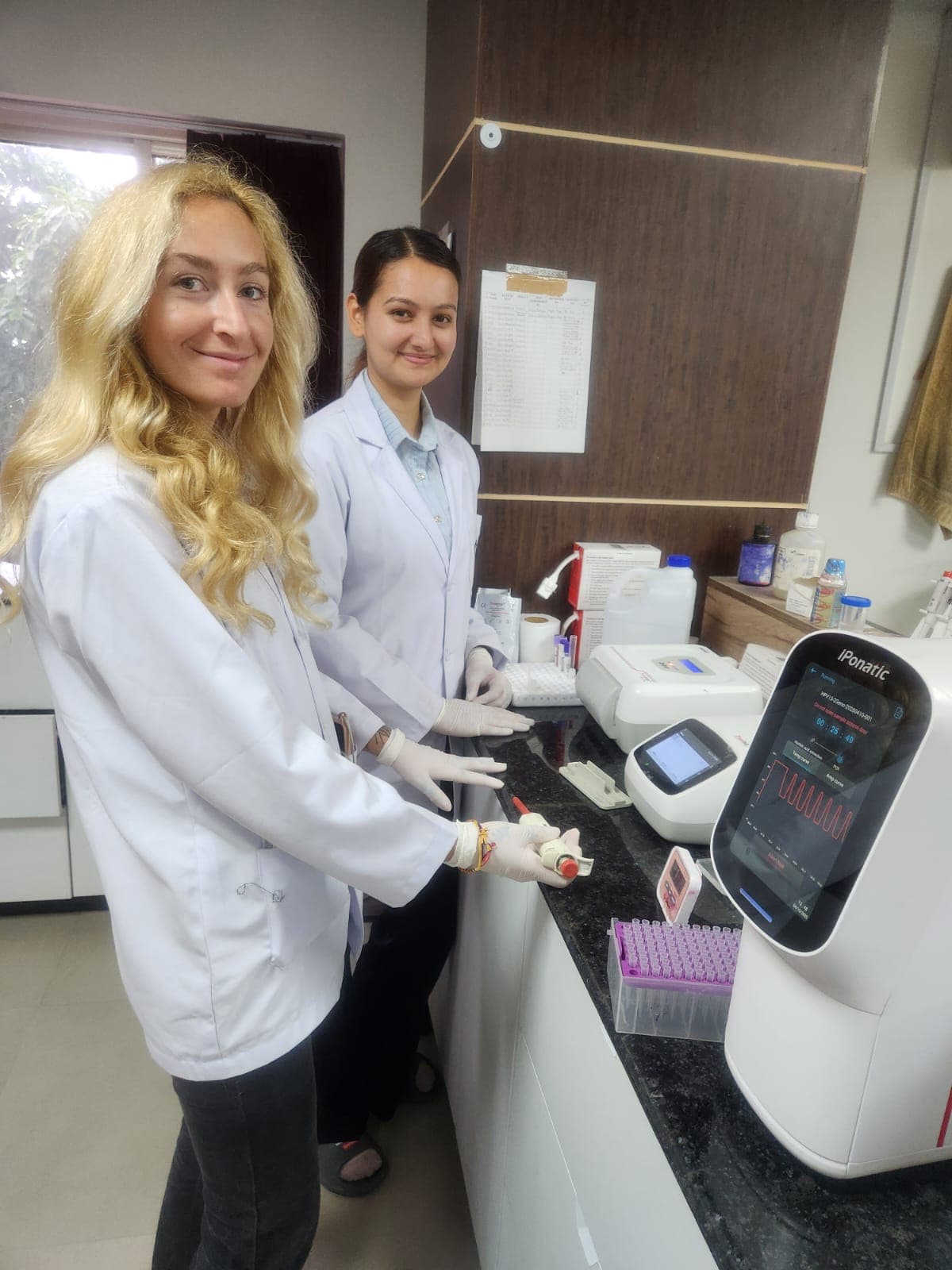 Ms. Laura Gomez Martinez working in the Life Quest lab